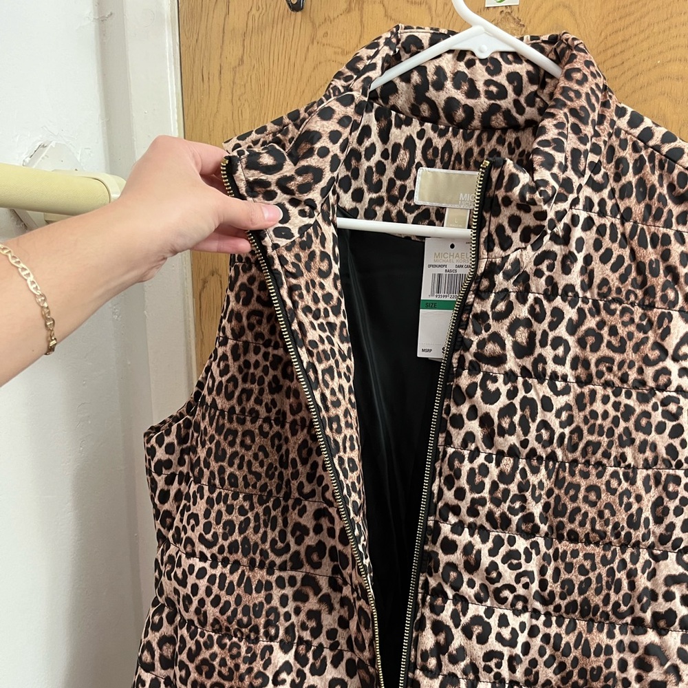 Michael by Michael Kors Leopard Print Vest - Picture 5 of 7